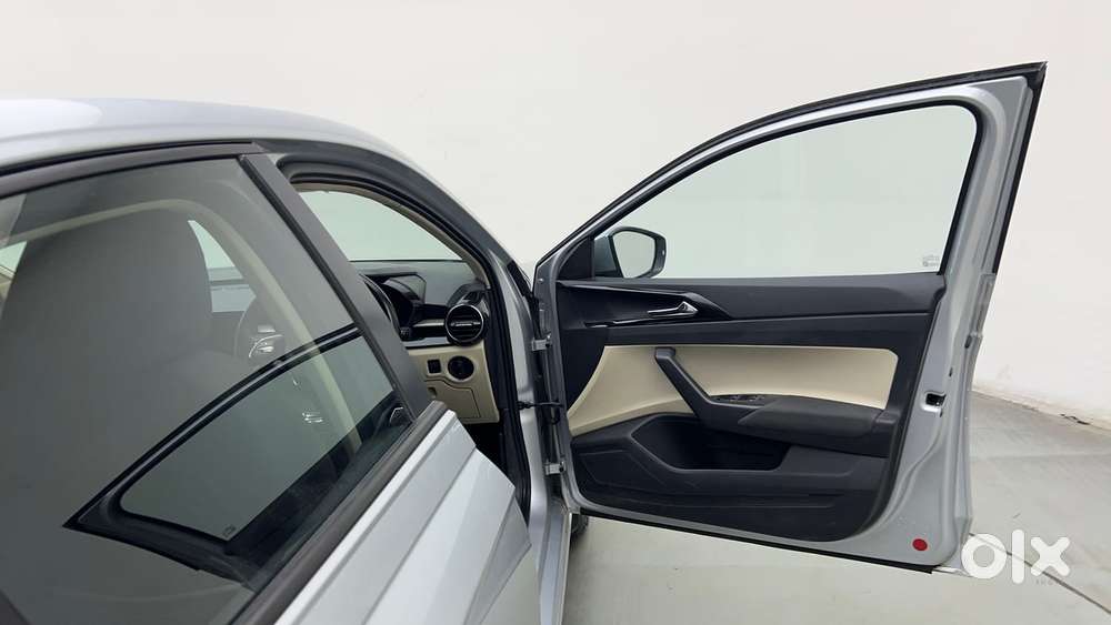 Skoda Slavia Ambition 1.0l Tsi At, 2022, Petrol