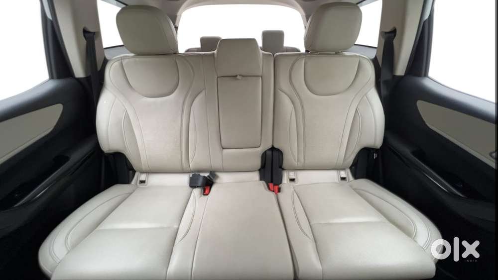 Mahindra Xuv700 2.0 Ax 7 Petrol At Luxury Pack Str, 2021, Petrol