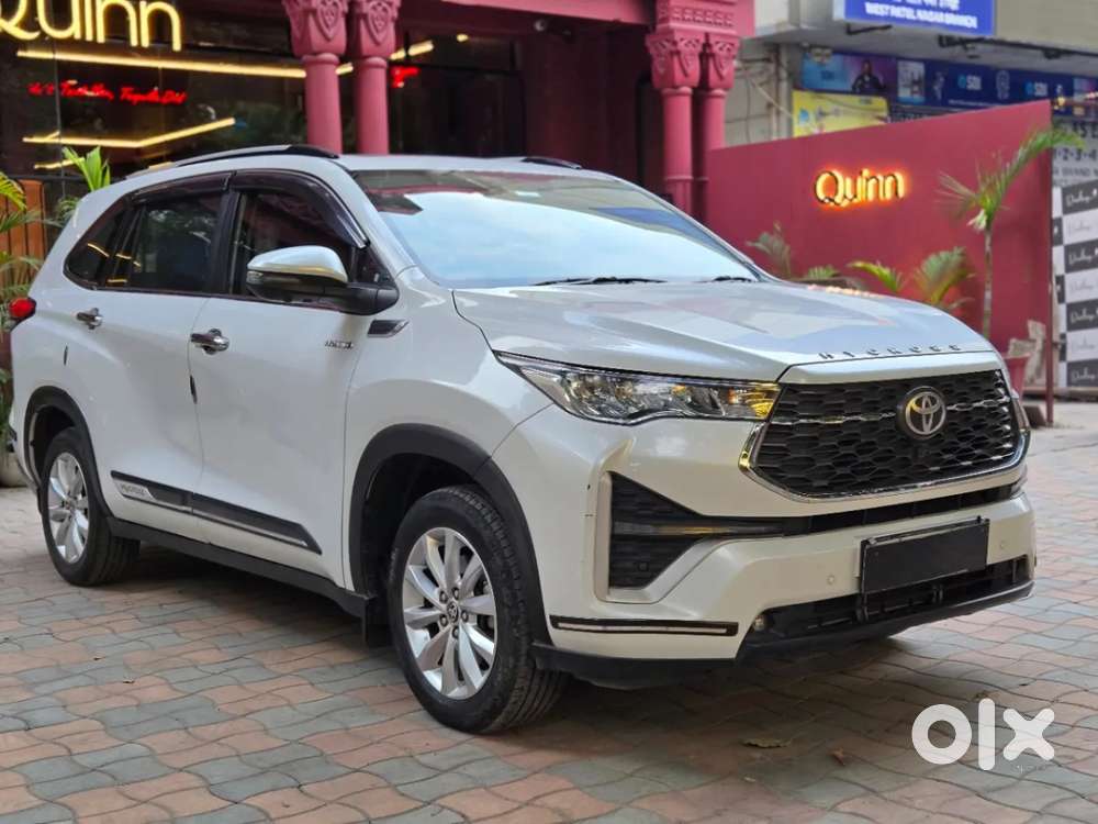 Toyota Innova Hycross 2.0 Vx (o) Hybrid 7 Str, 2024, Petrol