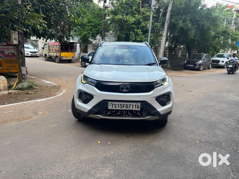 Tata Nexon 1.5 Revotorq Xza Plus Dual Tone Roof (o) Amt, 2021, Diese..