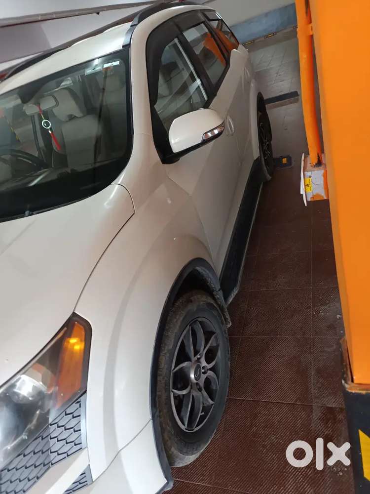 Mahindra Xuv500 2014 Diesel 65000 Km Driven