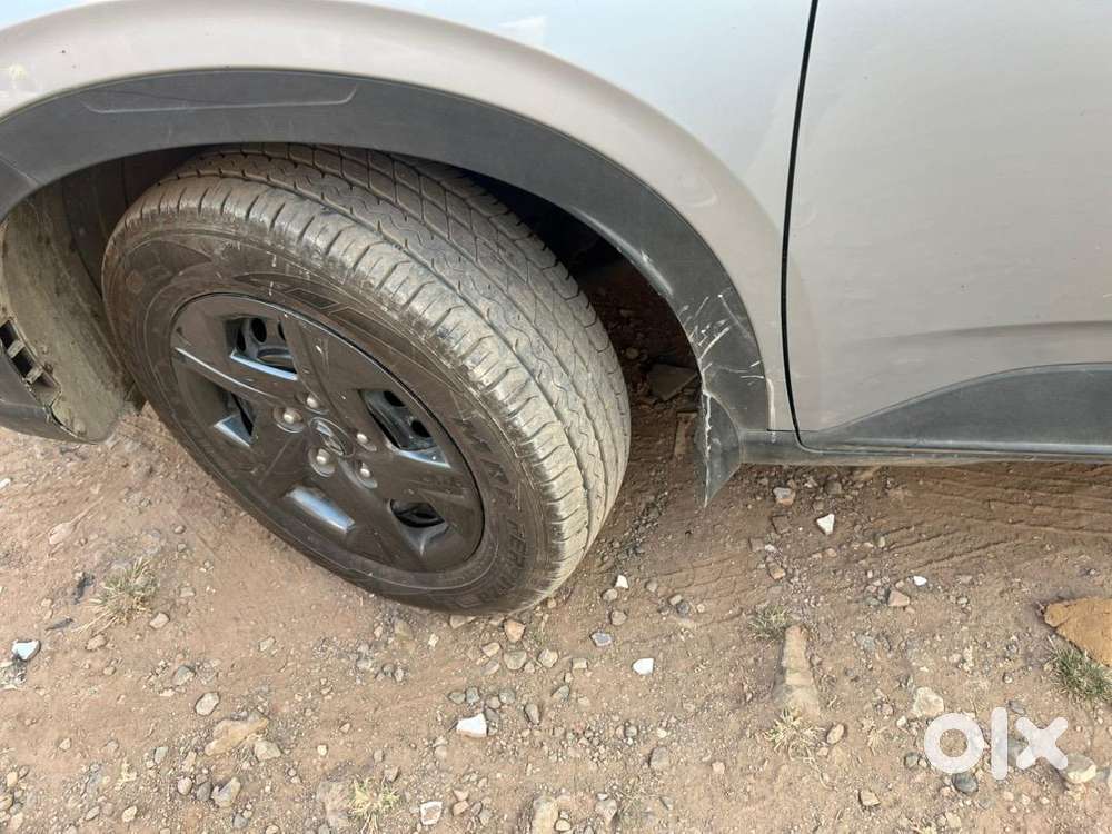 Hyundai Venue 2023 Petrol Well Maintained