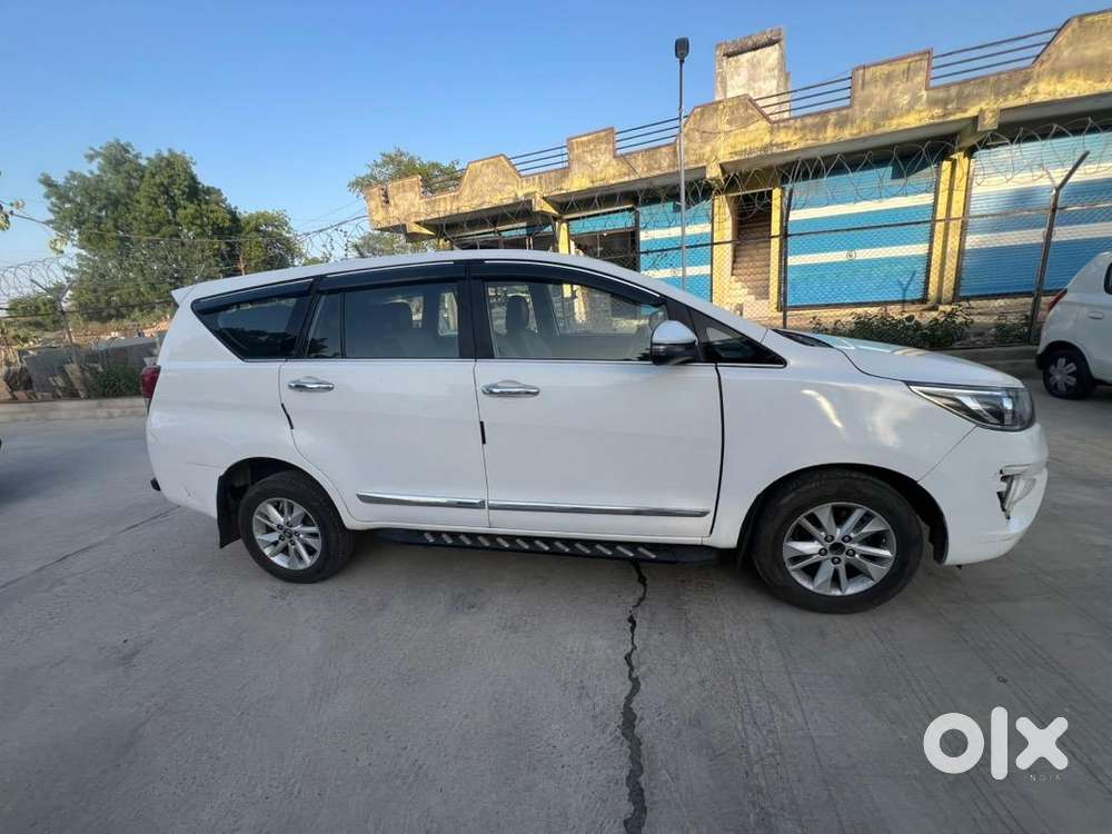 Toyota Innova Crysta 2017 Diesel 230000 Km Driven