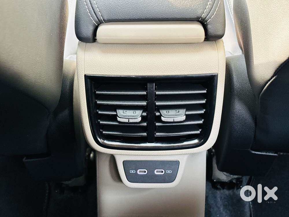 Skoda Slavia 1.5 Tsi Style At, 2025, Petrol