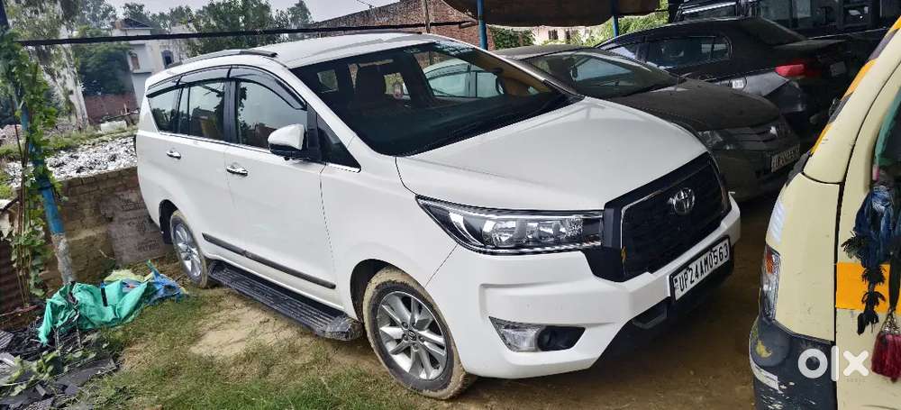 Toyota Innova Hycross 2019