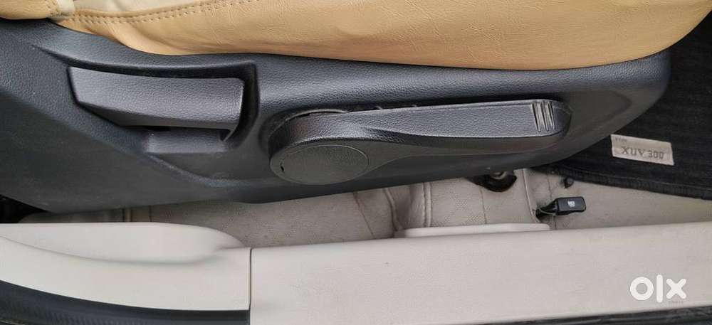 Mahindra Xuv300 W8, 2022, Petrol