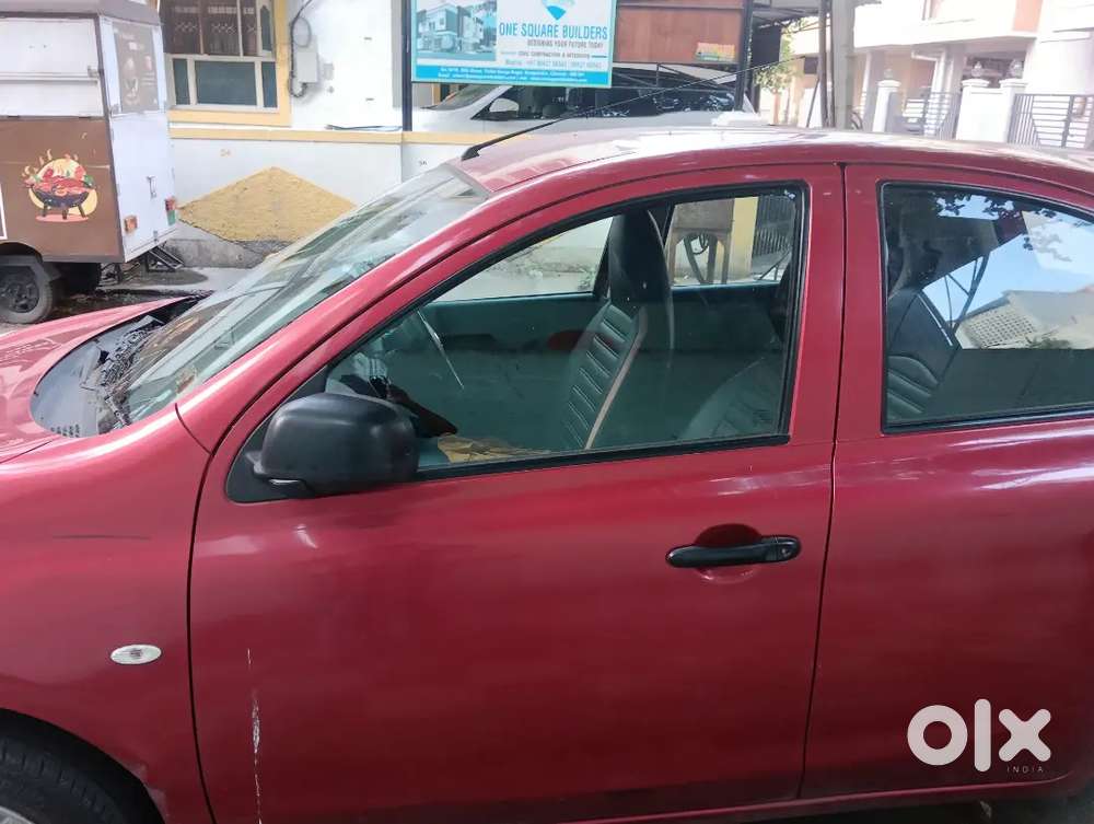 Nissan Micra Xe Petrol 2011