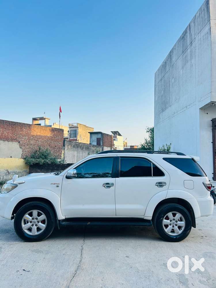 Toyota Fortuner 3.0 4x4 Manual, 2011, Diesel