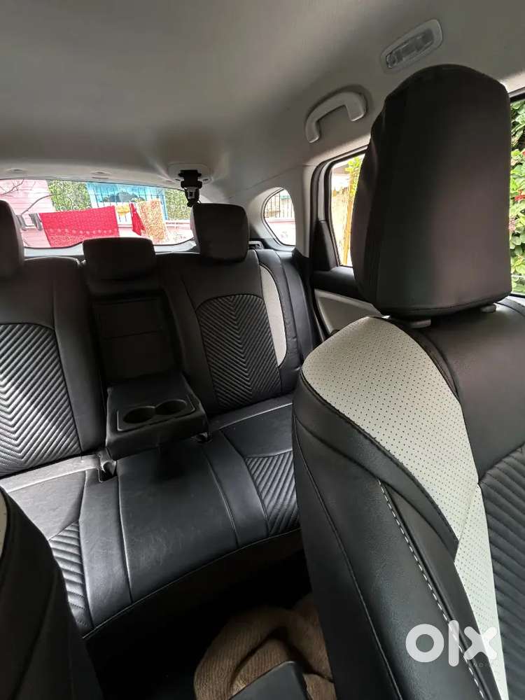 Maruti Suzuki Victoris Petrol 2026