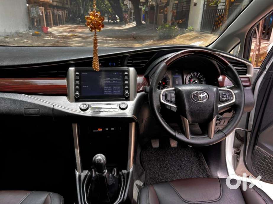 Toyota Innova Crysta 2.4 V 8 Str, 2023, Diesel
