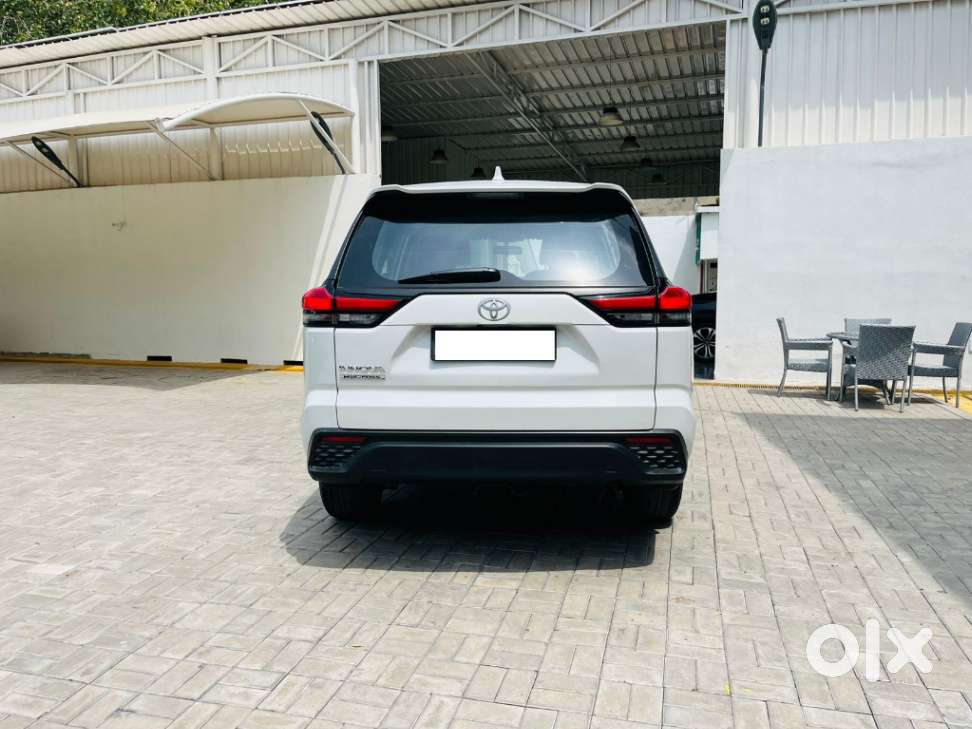 Toyota Innova Hycross 2.0 Gx 8 Str, 2023, Petrol