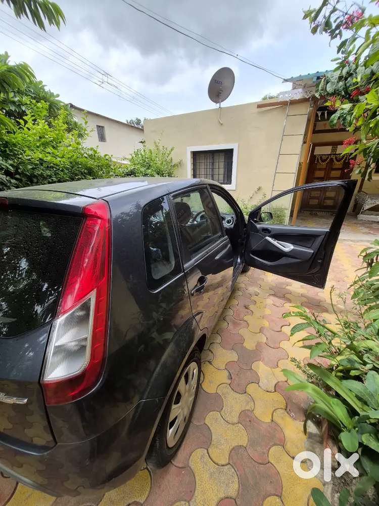 Ford Figo Petrol Zxi 2013 Year