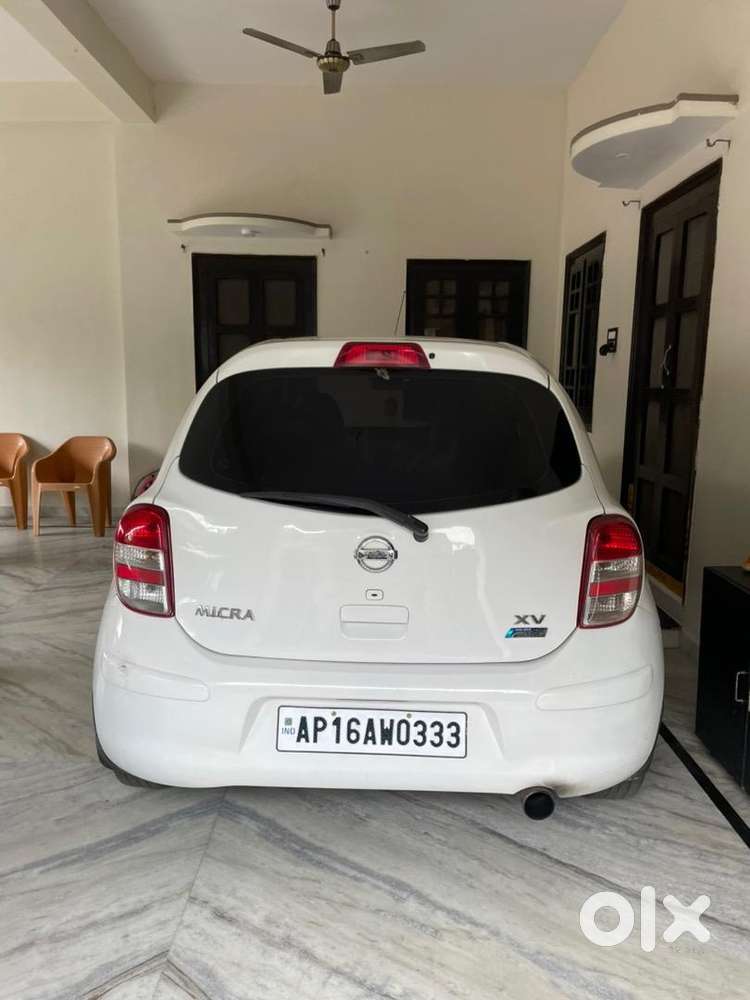 Nissan Diesel Car 2011