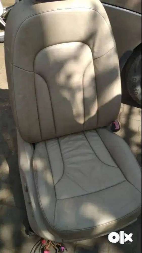 Automatic Electric Car/Van Seat button controls - Photo 3