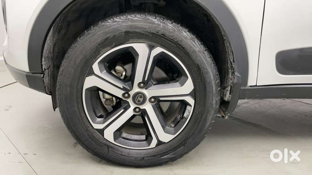 Tata Nexon 1.2 Revotron Xza Plus, 2023, Petrol