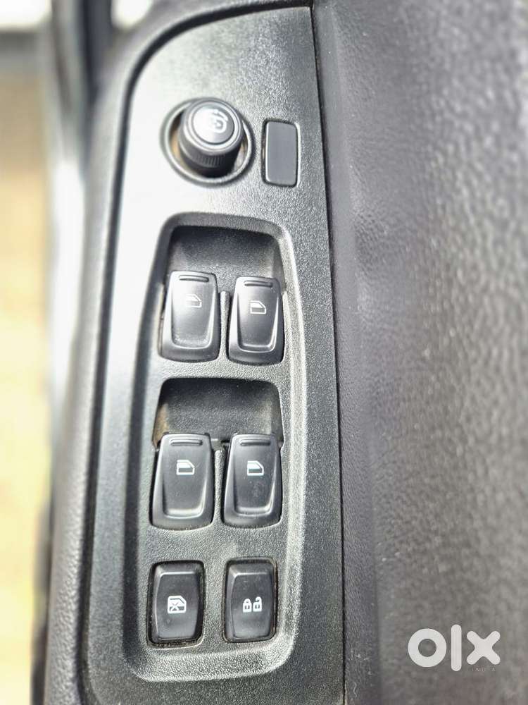Mahindra Xuv700 2.2 Ax 5 Diesel At Str, 2022, Diesel