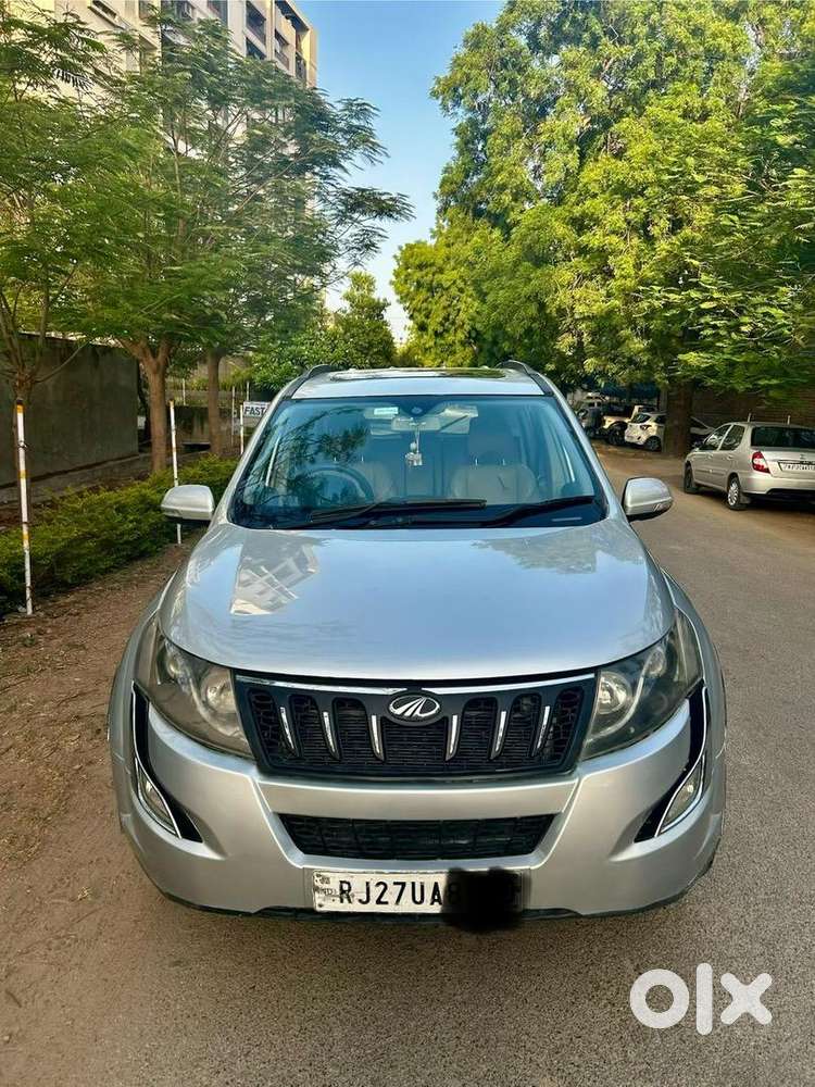 Mahindra Xuv500(top Model)  2017 Diesel  1st Owner
