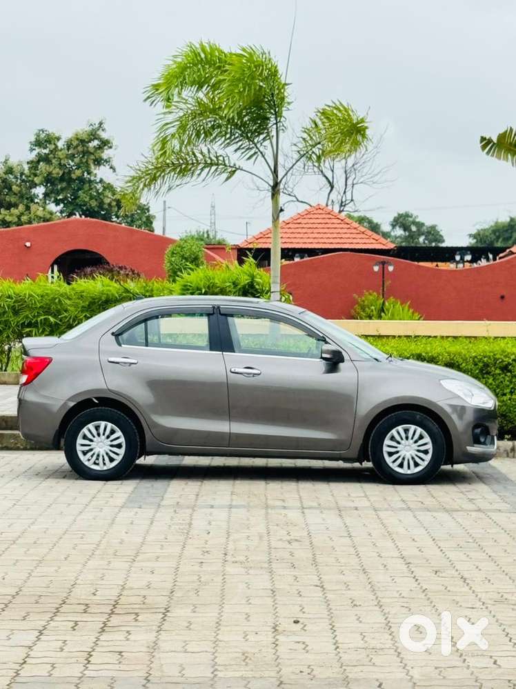 Maruti Suzuki Swift Dzire Vxi(o) At, 2017, Petrol