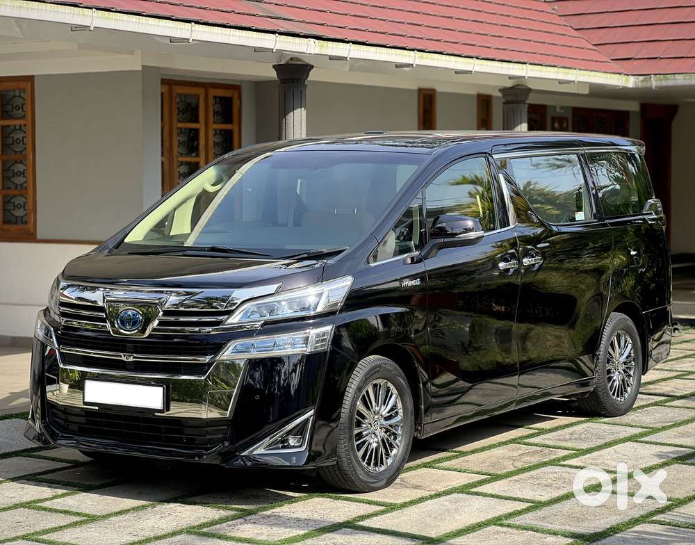 Toyota Vellfire 2.5 Executive Lounge, 2022, Petrol
