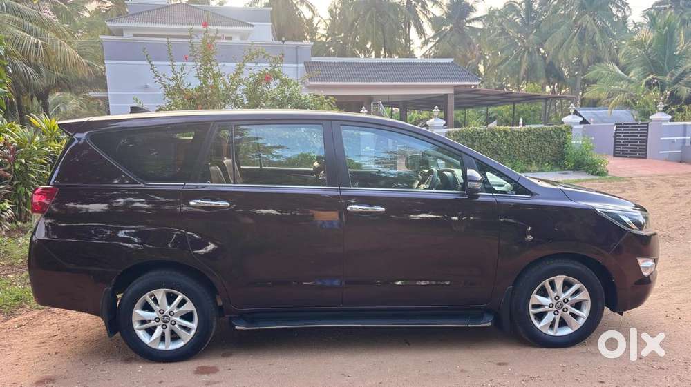 Toyota Innova Crysta 2.4 V 8 Str, 2016, Diesel