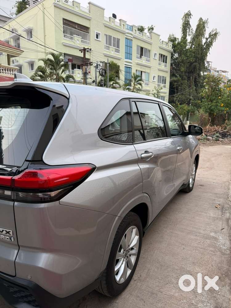 Toyota Innova Hycross 2023 Petrol 53000 Km Driven