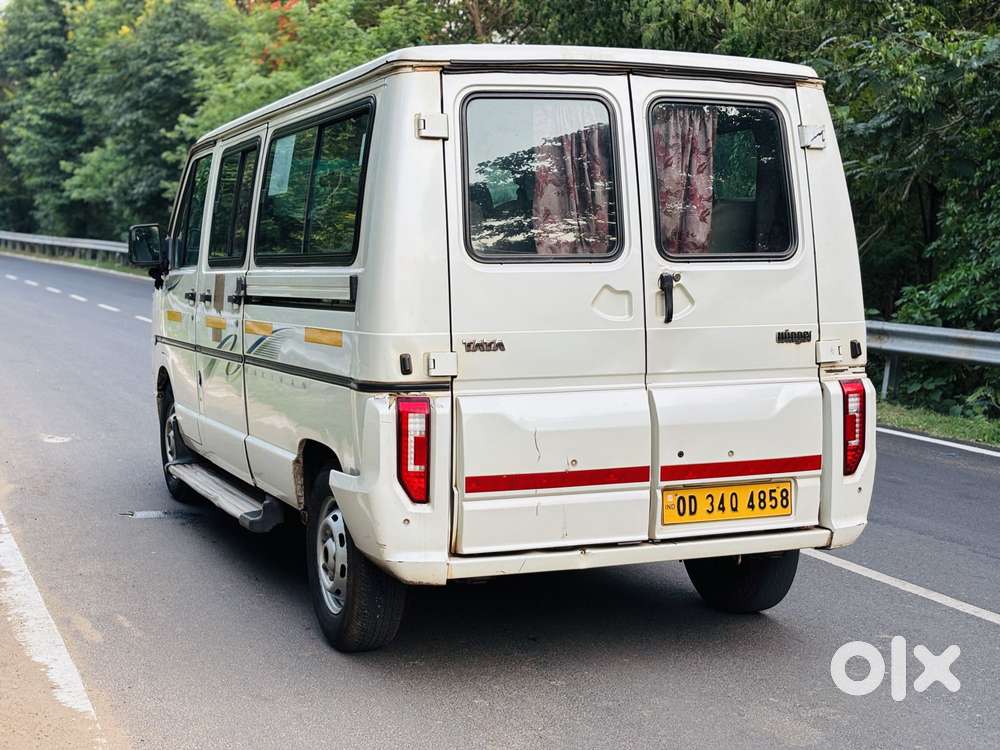 Tata Winger Deluxe - Flat Roof (ac), 2022, Diesel