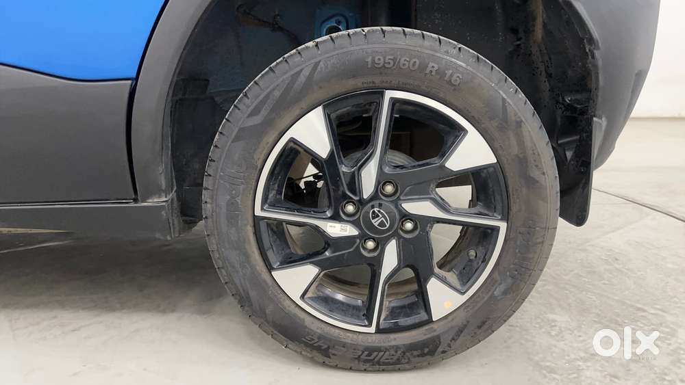 Tata Punch 1.2 Revotron Creative Amt Dual Tone, 2024, Petrol