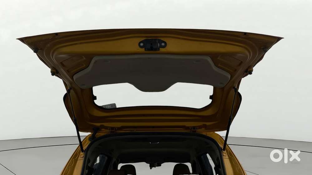 Renault Triber Rxz, 2021, Petrol