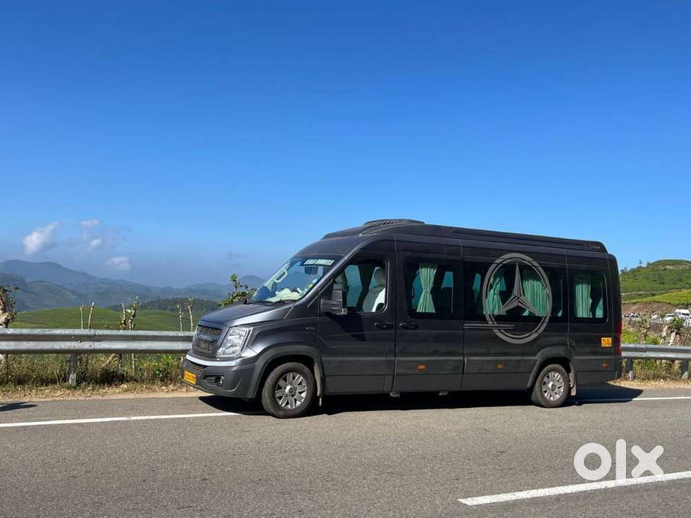 Force Motors Urbania 4400wb 17 Seater 2025