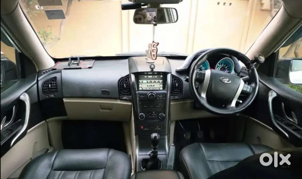 Mahindra Xuv500 2017 Diesel 100000 Km Driven