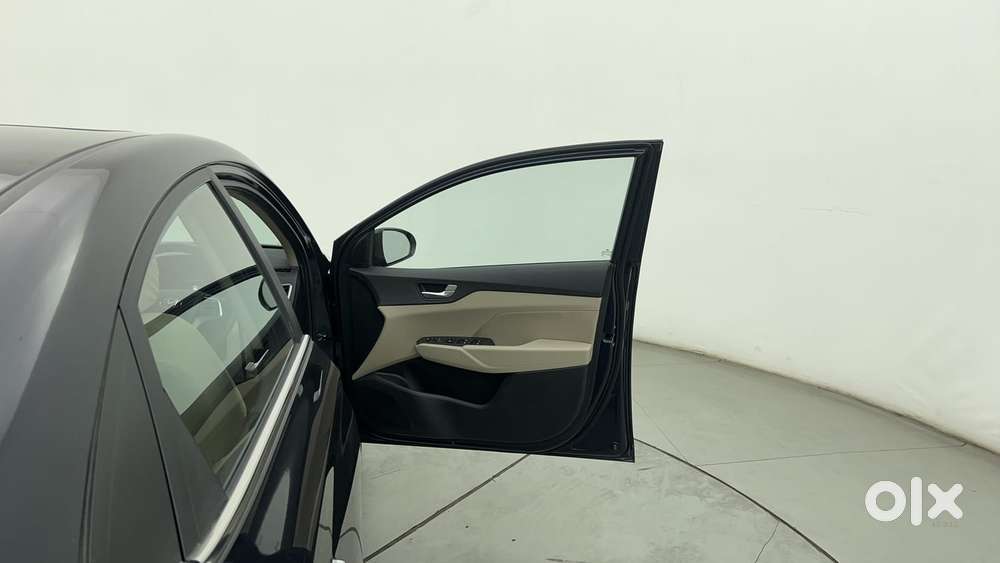 Hyundai Verna 1.5 Mpi Mt Sx (o), 2023, Petrol