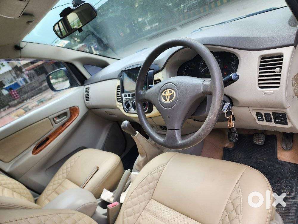 Toyota Innova 2.0 Gx 8 Seater Bs Iv, 2011, Diesel