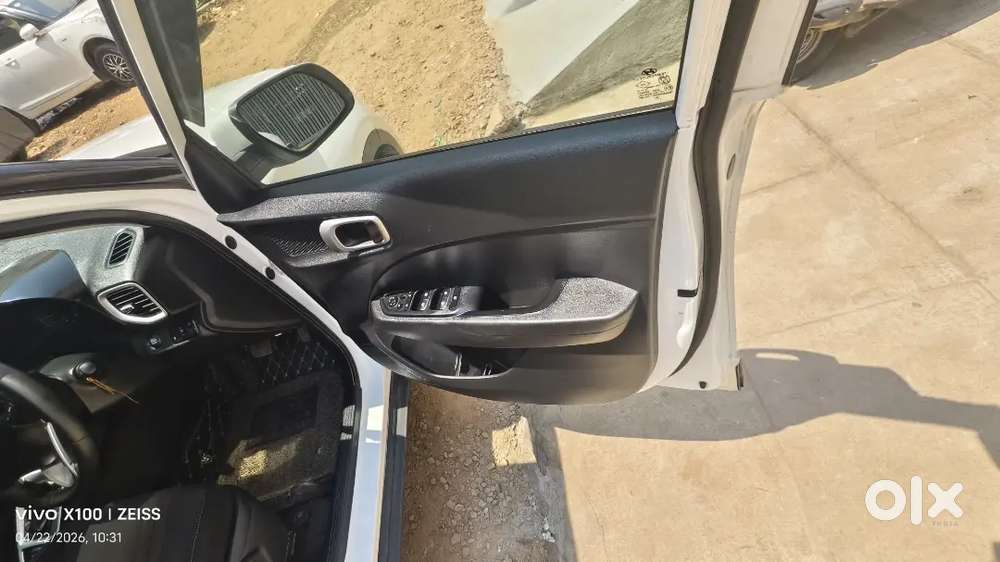 Hyundai Venue 2019 Petrol 156000 Km Driven