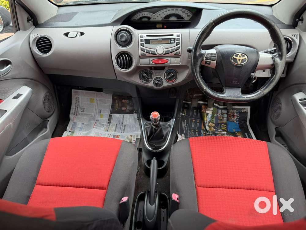 Toyota Etios V, 2011, Petrol