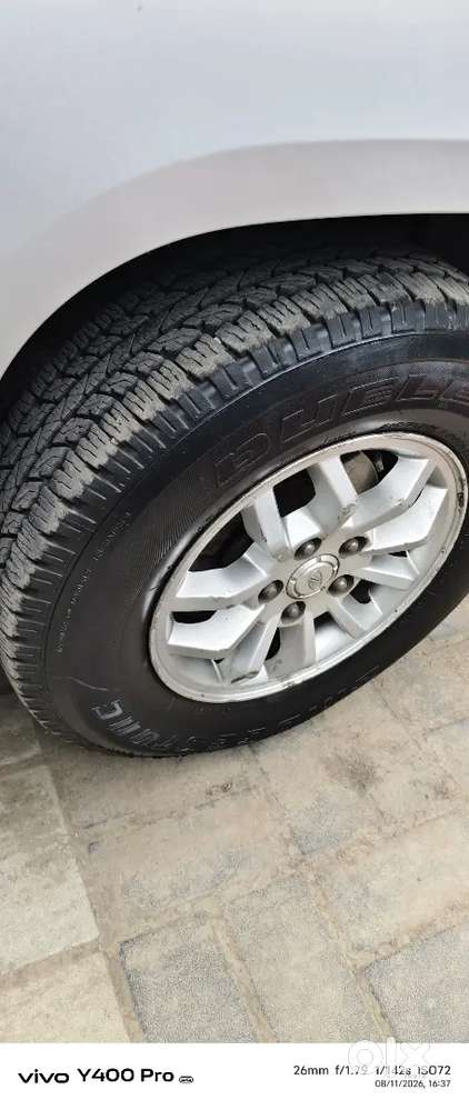 Mahindra Tuv 300 2018