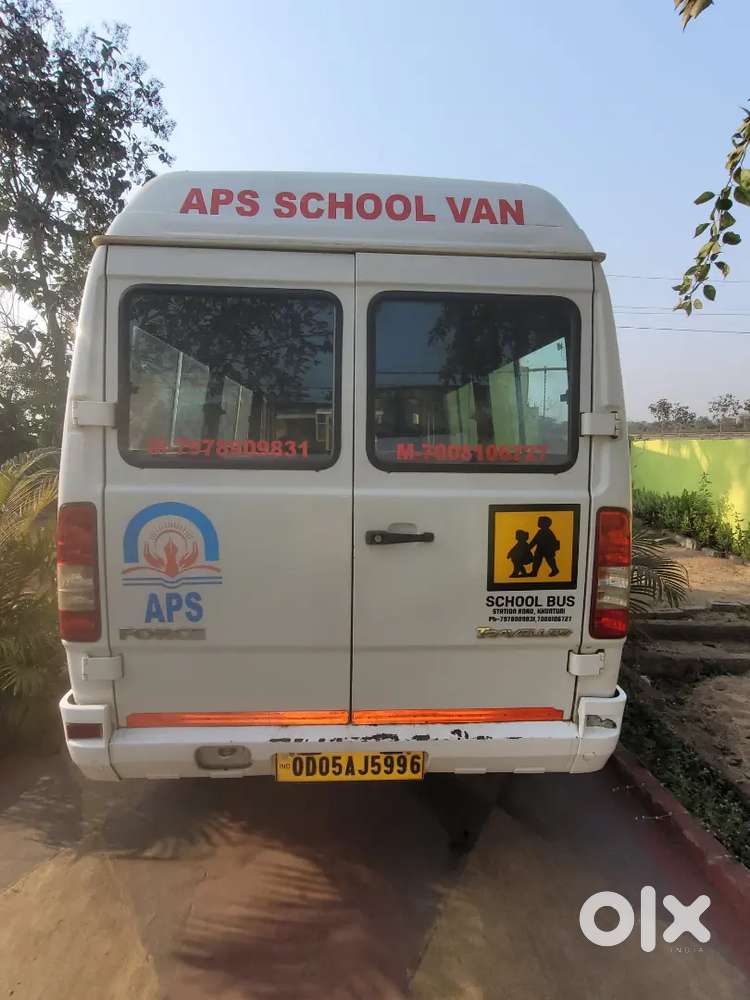 Force Traveller 14 Seater