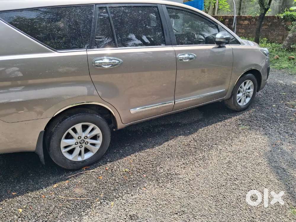 Toyota Innova Crysta 2017