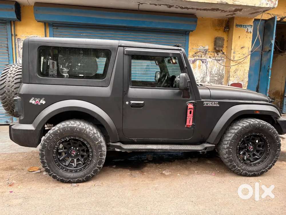 Mahindra Thar Petrol 2023