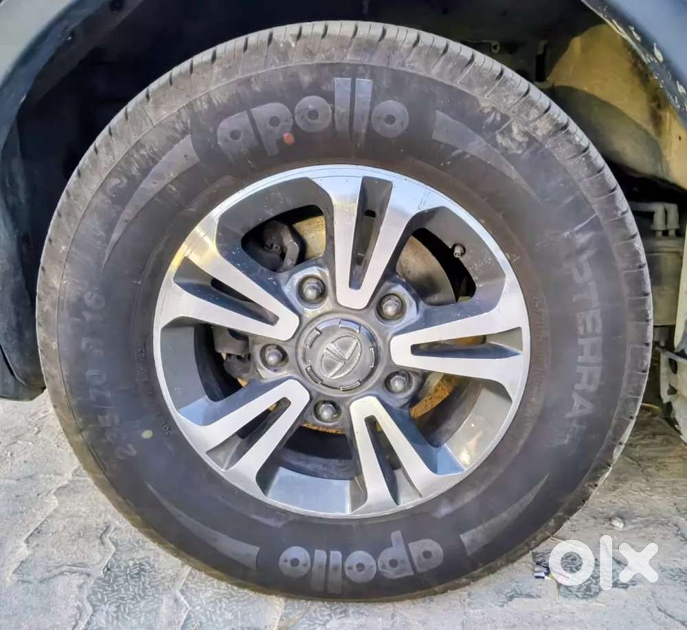Tata Hexa 2.2 Xe 4x2 7 Str, 2017, Diesel