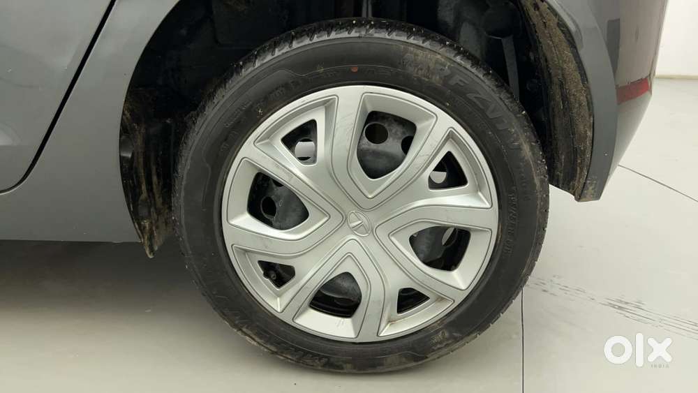 Tata Altroz 1.2 Xt, 2022, Petrol