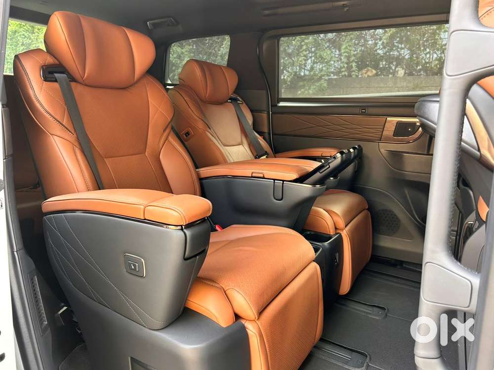 Toyota Vellfire Vip – Executive Lounge, 2024, Petrol