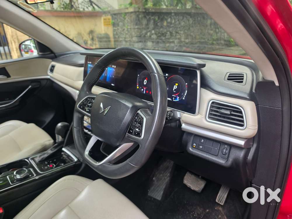 Mahindra Xuv700 2.0 Ax 7 Petrol At Luxury Pack Str, 2023, Petrol