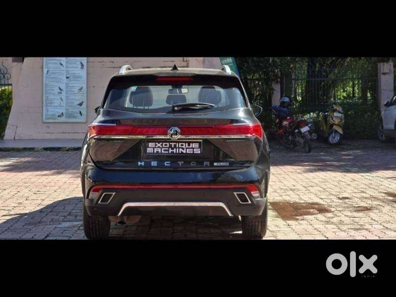Mg Hector Plus Sharp Pro Blackstorm 1.5 Turbo Petrol Cvt 7 Str, 2024..