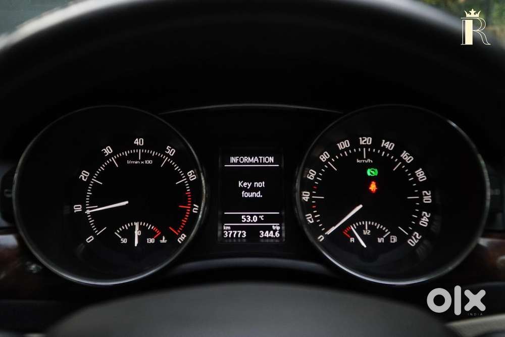 Skoda Superb 1.8 Elegance Tsi At, 2015, Petrol