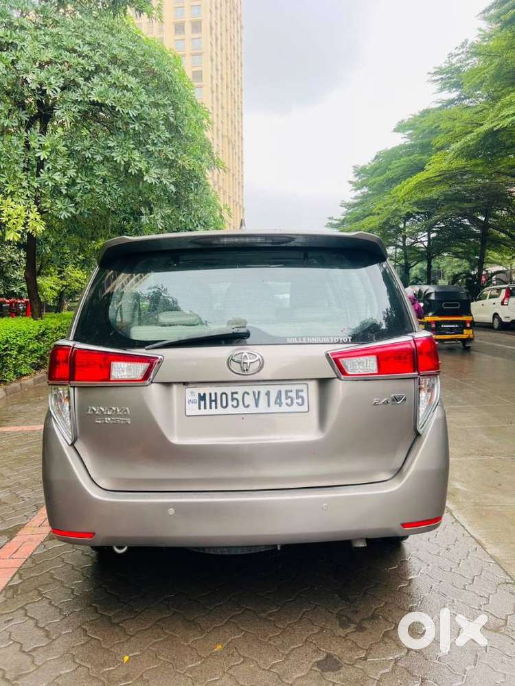 Toyota Innova Crysta 2.4 V 8 Str, 2016, Diesel