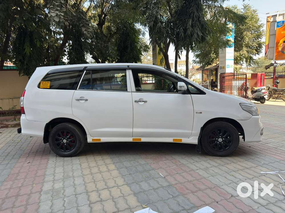 Toyota Innova 2012 Diesel Well Maintained