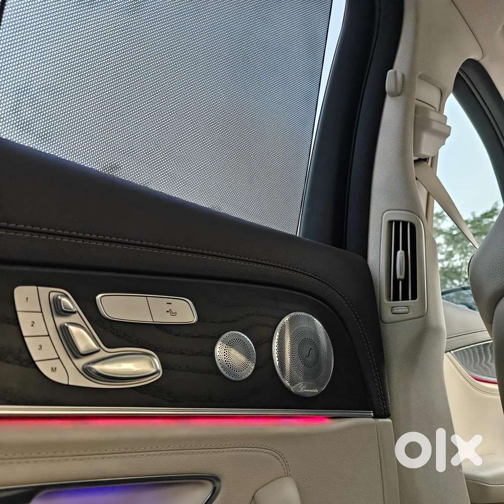 Mercedes E220d Exclusive Rear Recliner