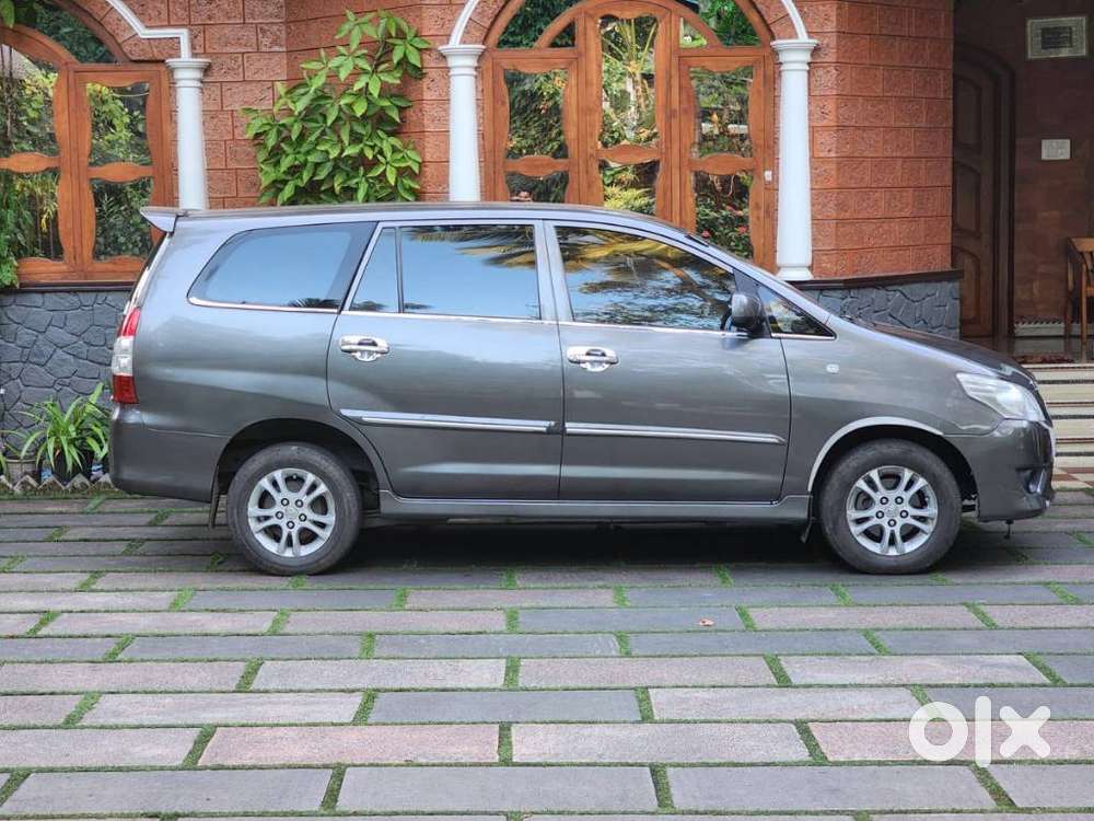 Toyota Innova 2.5 G (diesel) 7 Seater Bs Iv, 2012, Diesel