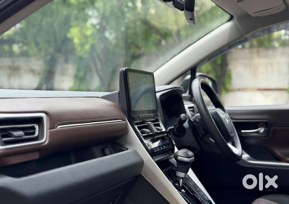 Toyota Innova Hycross 2.0 Vx (o) Hybrid 7 Str, 2025, Petrol