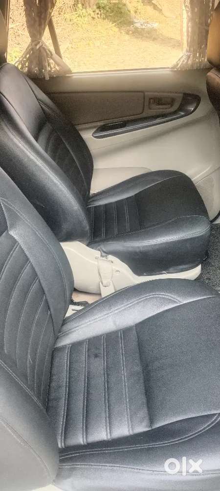 Toyota Innova 2015 Diesel 110000 Km Driven